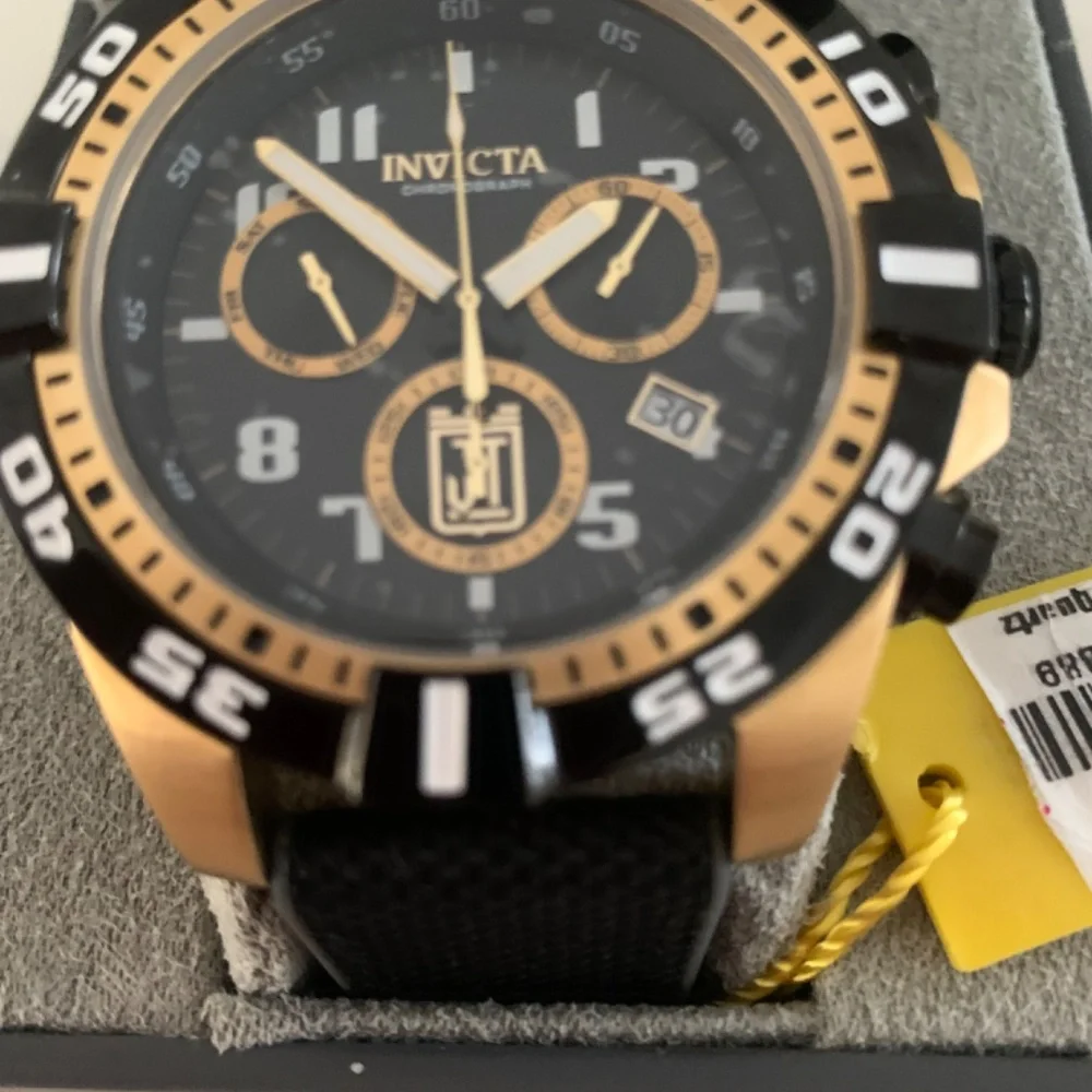 Men’s Watch - Picture 3 of 4